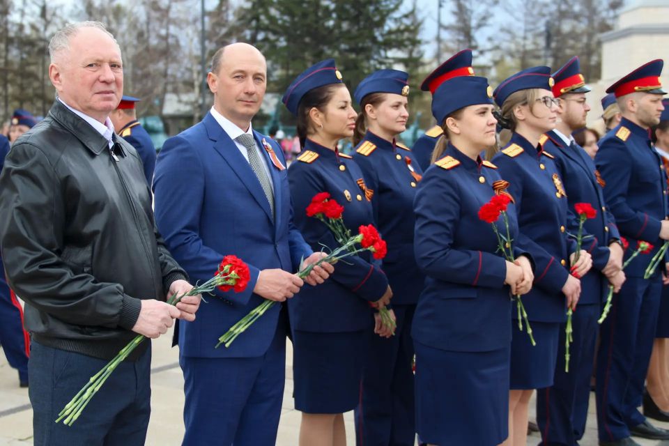 В Красноярске офицеры СК России почтили память погибших в Великой Отечественной войне В Красноярске офицеры СК России почтили память погибших в Великой Отечественной войне