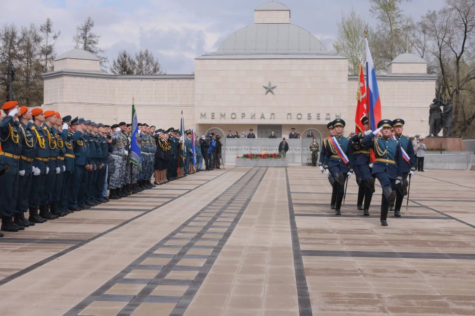 80 молодых сотрудников силовых структур приняли присягу на Мемориале Победы в преддверии 9 Мая 80 молодых сотрудников силовых структур приняли присягу на Мемориале Победы в преддверии 9 Мая