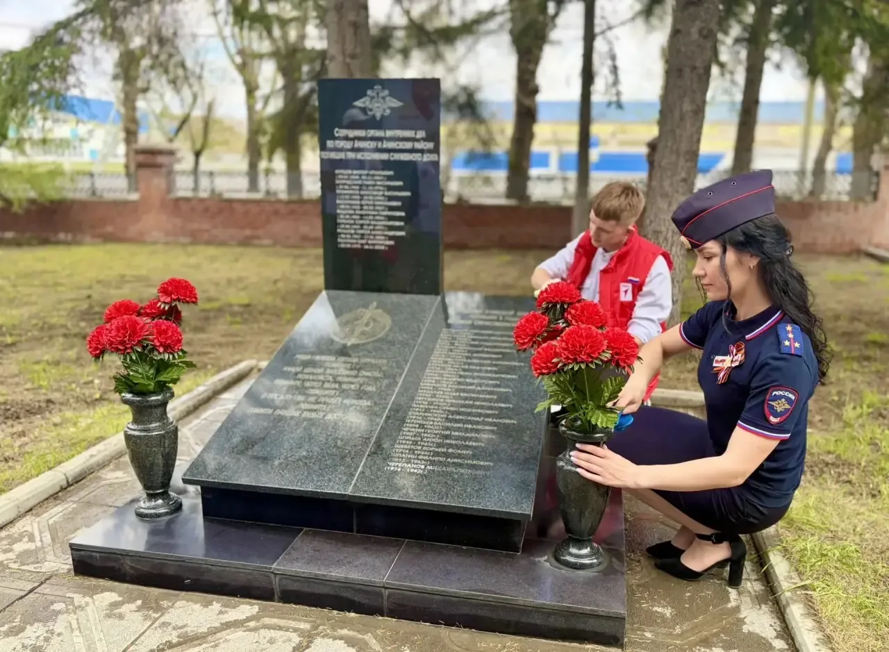Память о героях живет вечно! Память о героях живет вечно!