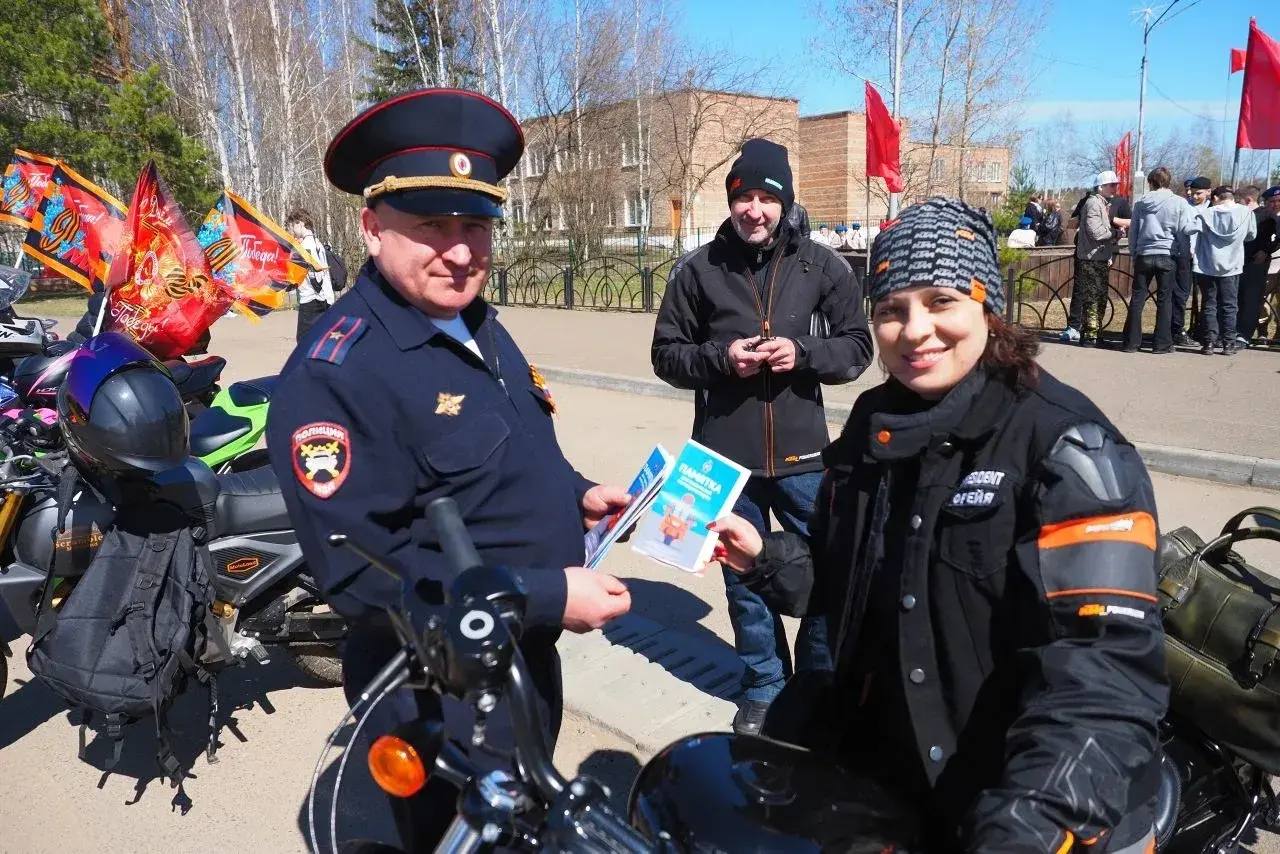 В Енисейском округе прошёл мотопробег, посвящённый Дню Победы