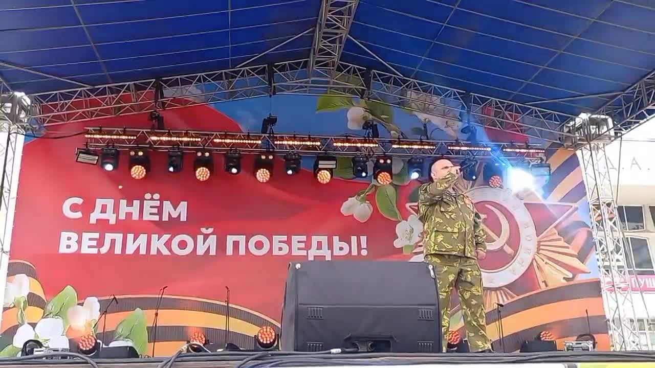 В День Победы на Театральной площади прошёл праздничный концерт «Голос Победы»