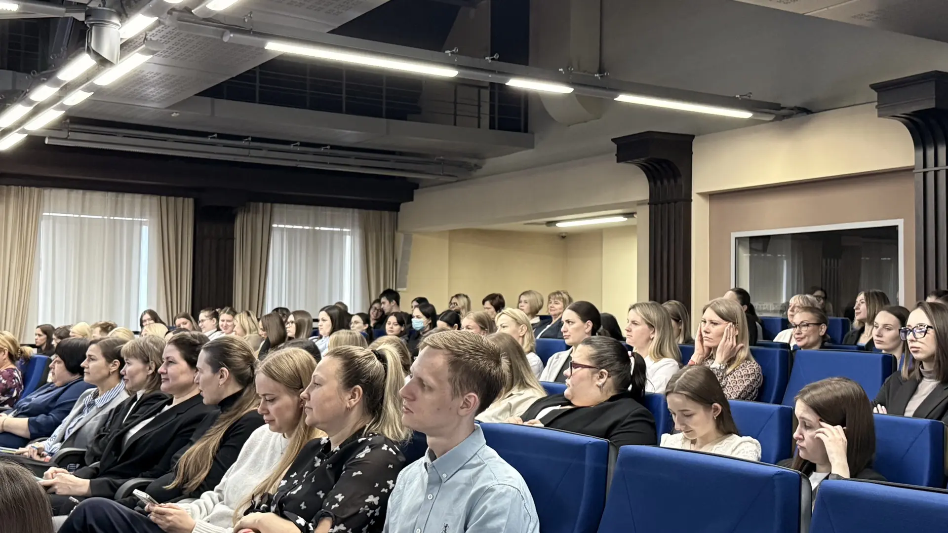 В Арбитражном суде Красноярского края проведена лекция, посвященная вопросам профилактики мошеннических схем, совершаемых с использованием информационно-телекоммуникационных технологий В Арбитражном суде Красноярского края проведена лекция, посвященная вопросам профилактики мошеннических схем, совершаемых с использованием информационно-телекоммуникационных технологий