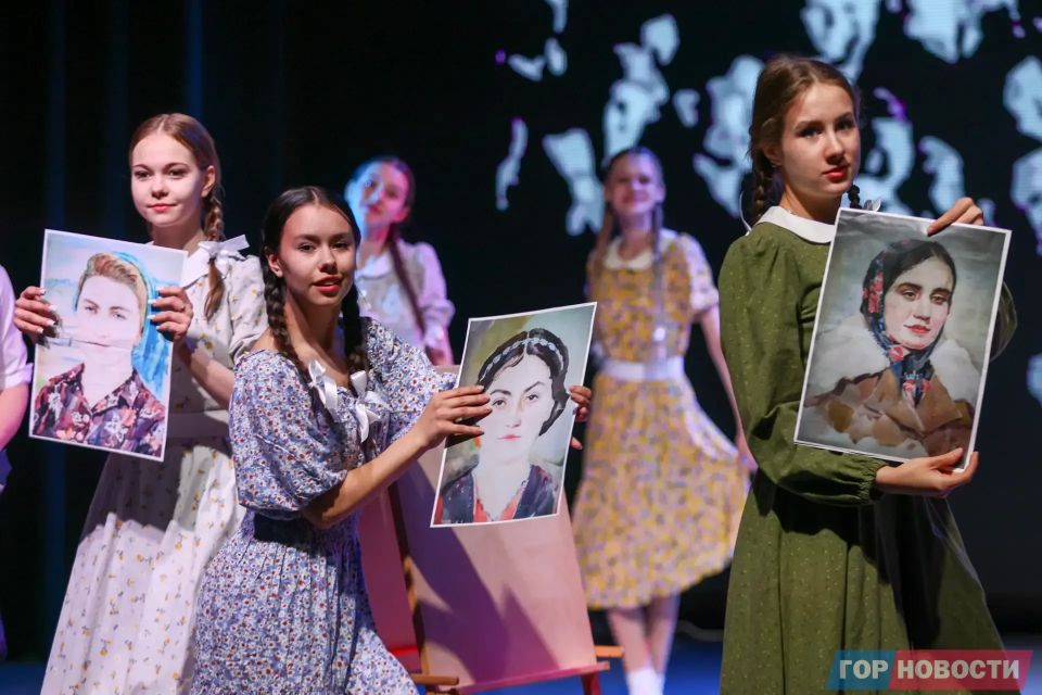 Сделано в Красноярске. Сегодня в нашей рубрике – фотографии со спектакля «Фронтовой театр Кобытева Сделано в Красноярске. Сегодня в нашей рубрике – фотографии со спектакля «Фронтовой театр Кобытева
