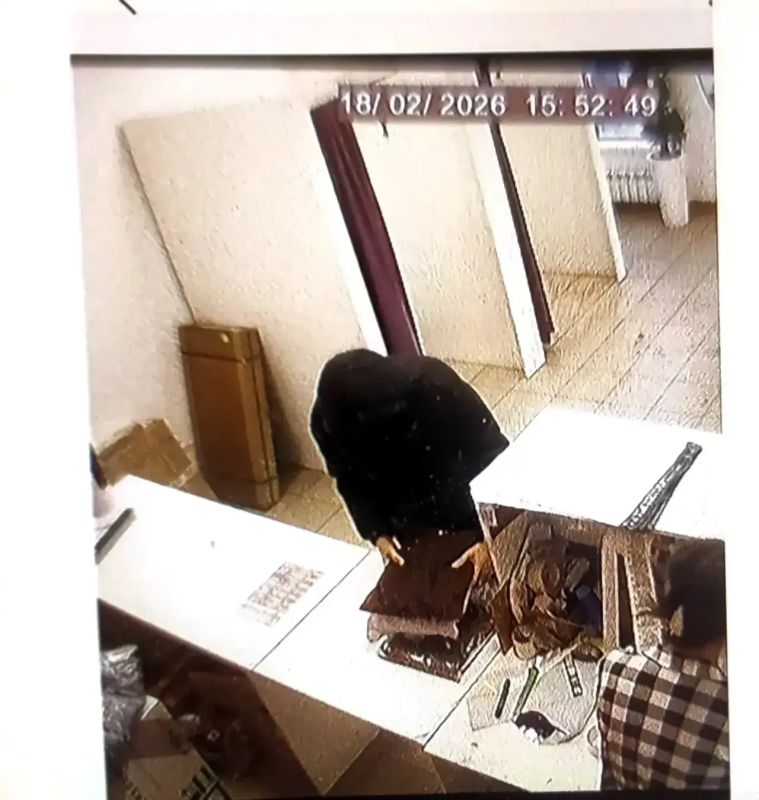 В Красноярске двое подростков престанут перед судом за кражу одежды из пункта выдачи товаров В Красноярске двое подростков престанут перед судом за кражу одежды из пункта выдачи товаров