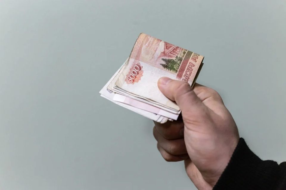 В Красноярске племянница украла у тети более 280 тысяч рублей