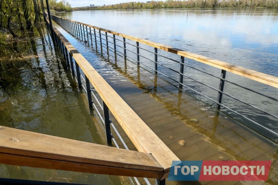 В Красноярске 18 мая зафиксирован очередной подъем уровня воды в Енисее В Красноярске 18 мая зафиксирован очередной подъем уровня воды в Енисее
