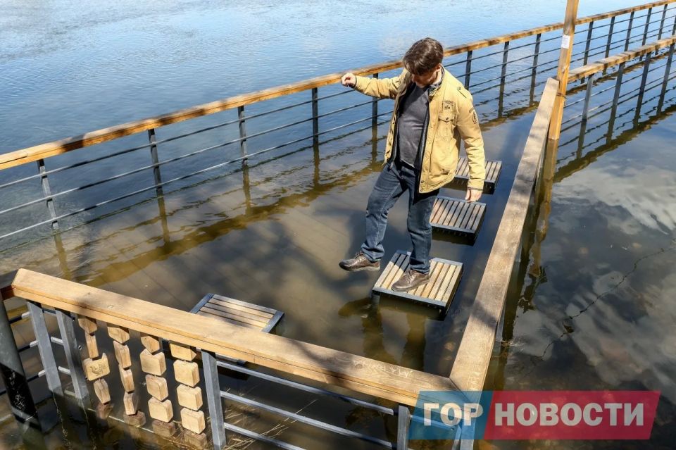 В Красноярске 18 мая зафиксирован очередной подъем уровня воды в Енисее В Красноярске 18 мая зафиксирован очередной подъем уровня воды в Енисее