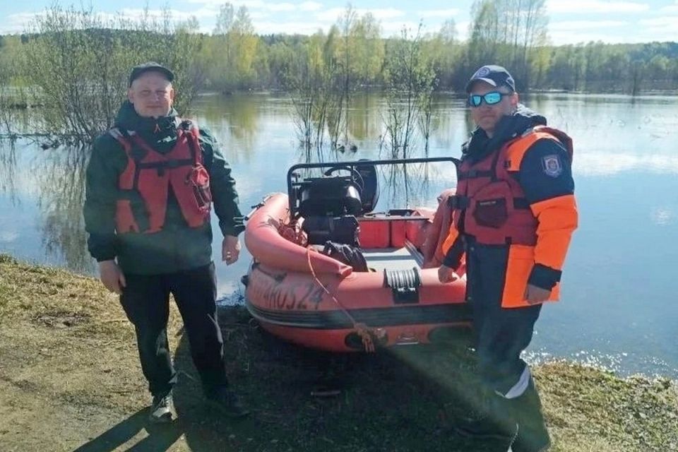 Шарыповские спасатели эвакуировали местных жителей из затопленных территорий