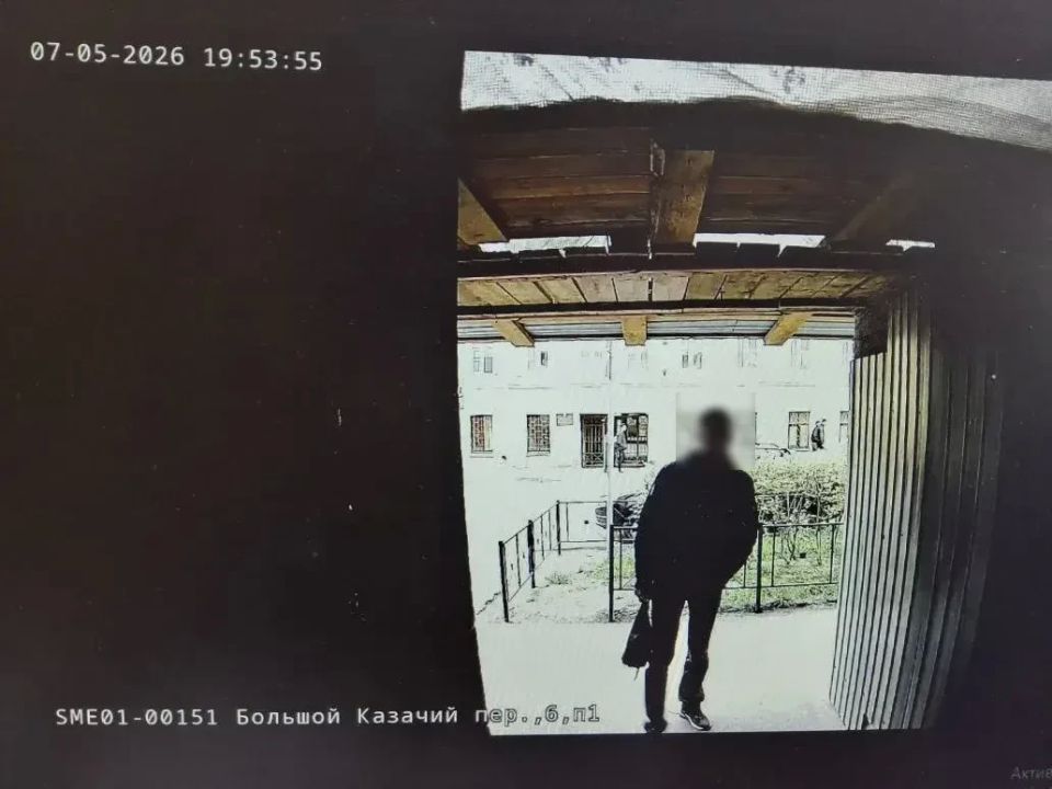 Переплавил всё золото в слитки: полицейские Красноярского края задержали в Санкт-Петербурге мужчину, подозреваемого в ограблении ачинского ювелирного магазина Переплавил всё золото в слитки: полицейские Красноярского края задержали в Санкт-Петербурге мужчину, подозреваемого в ограблении ачинского ювелирного магазина