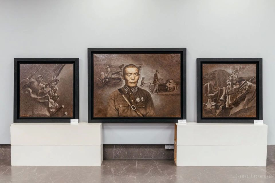 В Красноярске открылась выставка, приуроченная к 105-летию установления дипломатических отношений между Россией и Монголией В Красноярске открылась выставка, приуроченная к 105-летию установления дипломатических отношений между Россией и Монголией