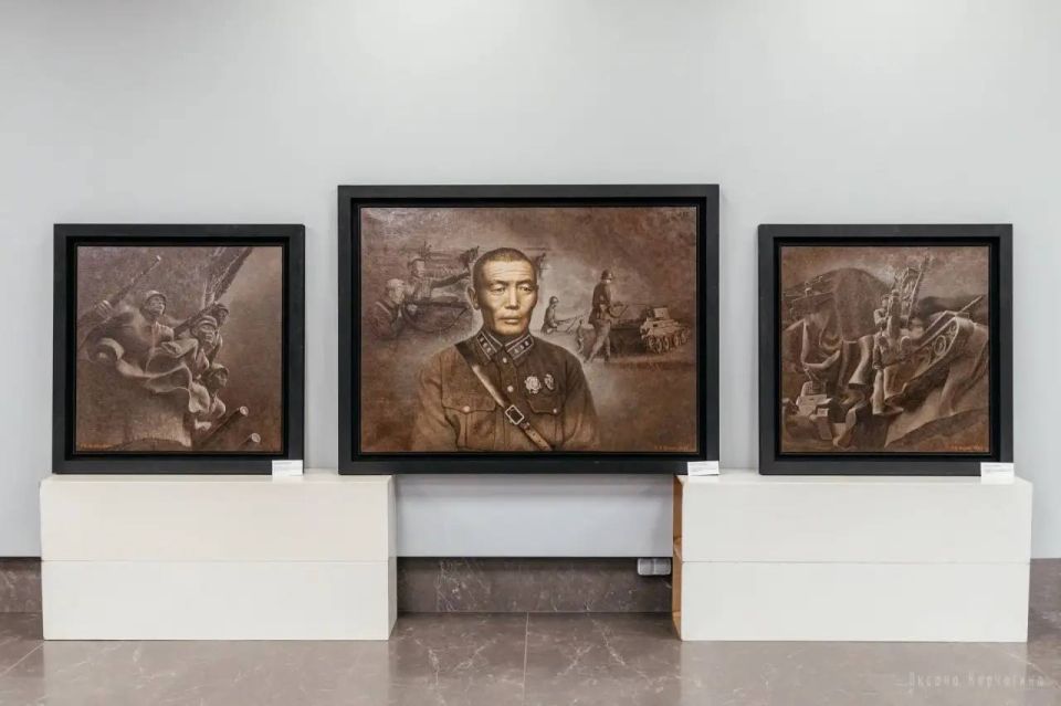 В Красноярске открылась выставка, приуроченная к 105-летию установления дипломатических отношений между Россией и Монголией В Красноярске открылась выставка, приуроченная к 105-летию установления дипломатических отношений между Россией и Монголией