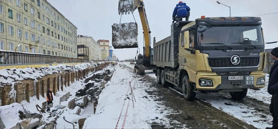 #ЖКХ #модернизация. В Норильске рабочие продолжают реконструкцию коммуникационного канала - будет проложено по 293 метра водопроводных, тепловых и канализационных сетей #ЖКХ #модернизация. В Норильске рабочие продолжают реконструкцию коммуникационного канала - будет проложено по 293 метра водопроводных, тепловых и канализационных сетей