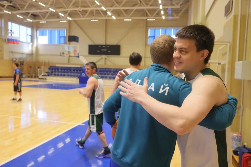Михаил Котюков: Когда отношения сибирских регионов укрепляются не только в деловых форматах, но и на спортивной площадке, выигрывают все