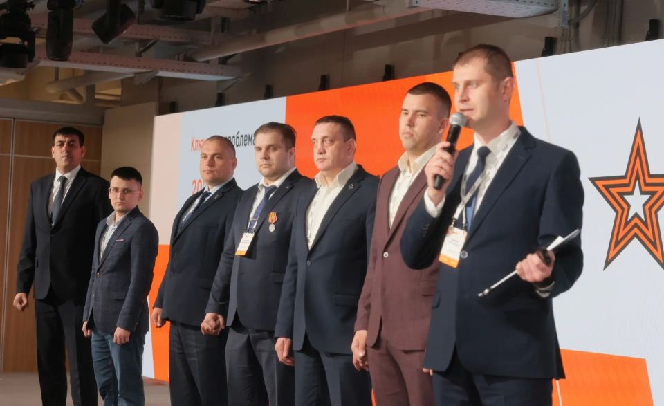 В Национальном центре «Россия» на Енисее участники краевой образовательной программы «Сибирский характер» представили свои групповые проекты губернатору Михаилу Котюкову и руководителям профильных министерств и ведомств В Национальном центре «Россия» на Енисее участники краевой образовательной программы «Сибирский характер» представили свои групповые проекты губернатору Михаилу Котюкову и руководителям профильных министерств и ведомств