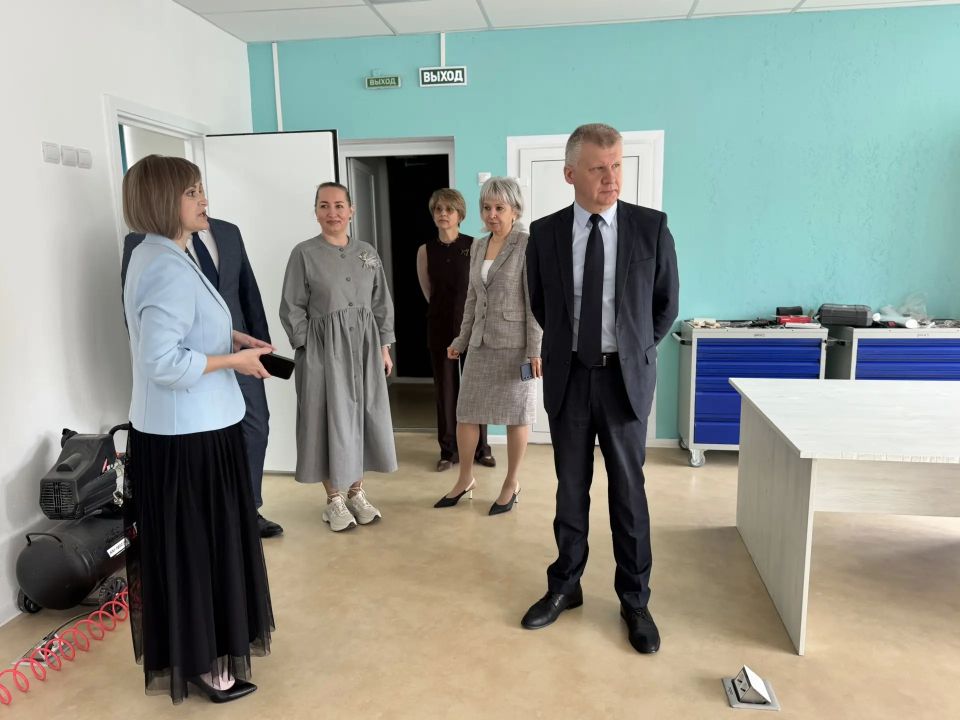Замминистра просвещения РФ Андрей Николаев оценил ход реализации нацпроекта «Молодежь и дети» в Красноярском крае Замминистра просвещения РФ Андрей Николаев оценил ход реализации нацпроекта «Молодежь и дети» в Красноярском крае