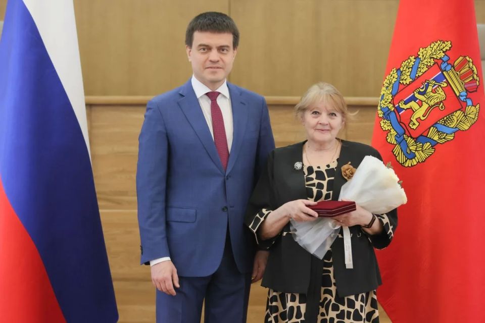Губернатор Красноярского края Михаил Котюков вручил государственные и краевые награды жителям региона