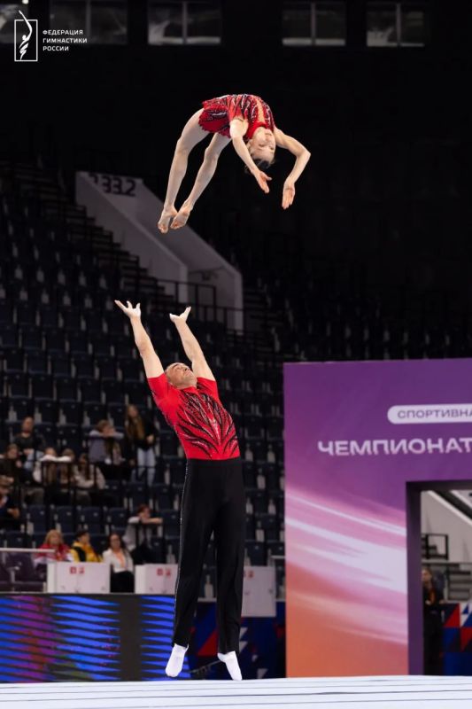 Встречаем чемпионов России по спортивной акробатике! Встречаем чемпионов России по спортивной акробатике!