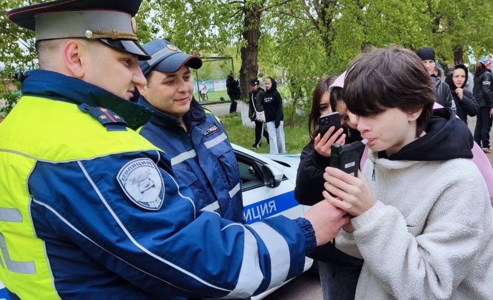Безопасность превыше всего: в школе № 8 г. Красноярска прошёл масштабный семейный праздник! Безопасность превыше всего: в школе № 8 г. Красноярска прошёл масштабный семейный праздник!