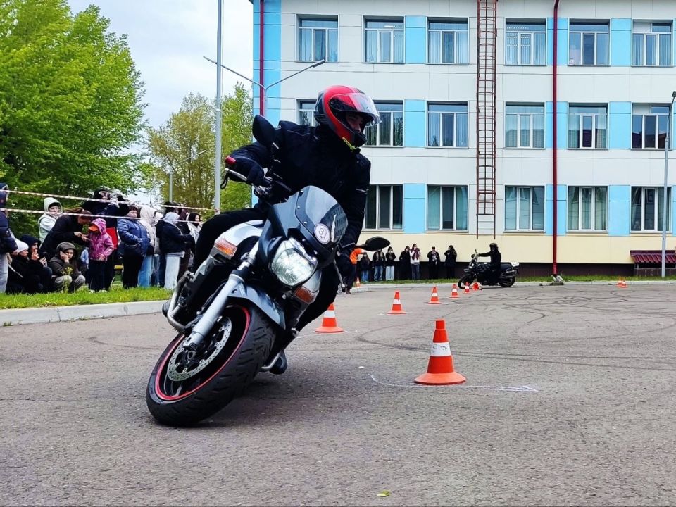 Безопасность превыше всего: в школе № 8 г. Красноярска прошёл масштабный семейный праздник! Безопасность превыше всего: в школе № 8 г. Красноярска прошёл масштабный семейный праздник!
