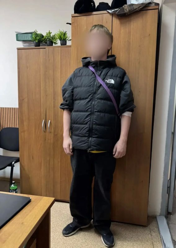 Миллионы лайков не спасут от ЦВСНП: в Красноярске в центр временного содержания помещен 15-летний подросток за оскорбление представителей власти