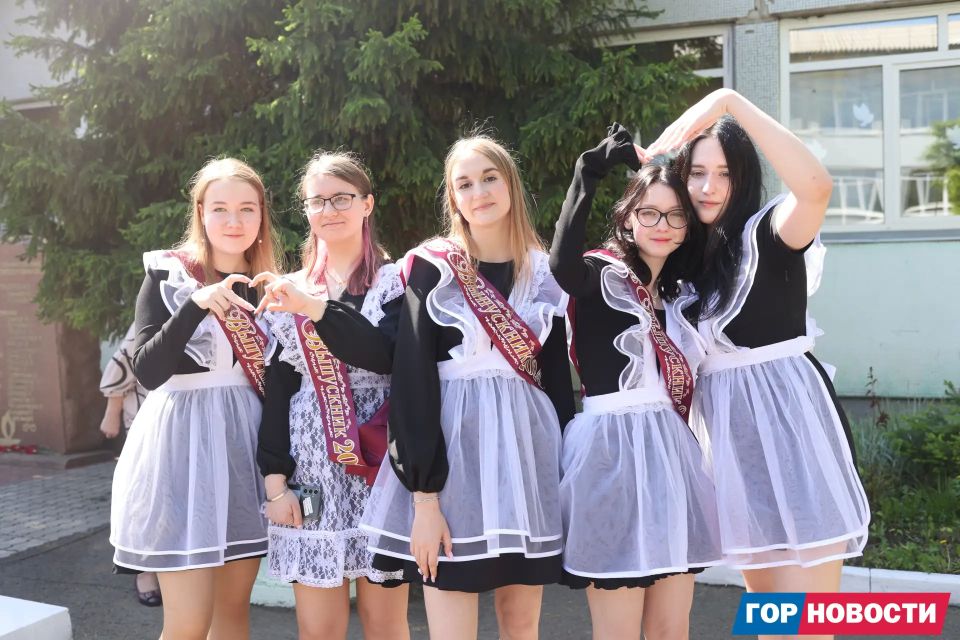 Фотографии из прошлого: красноярские выпускники разных лет Фотографии из прошлого: красноярские выпускники разных лет