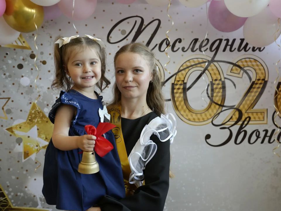 Последний звонок прозвенел для выпускников Казачинско-Пировского округа