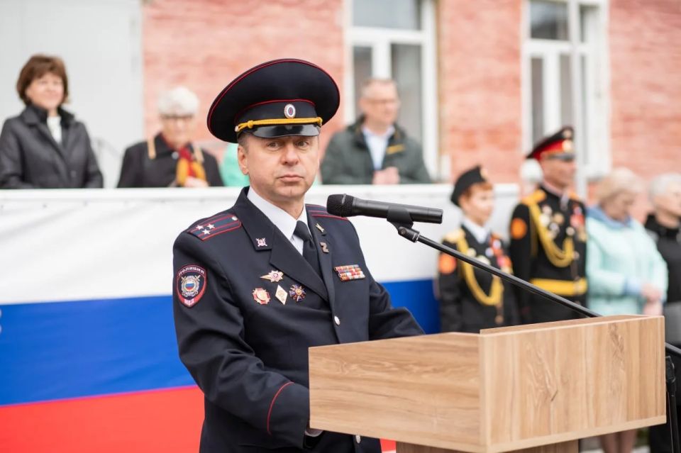 В Кедровом кадетском корпусе прошёл «Последний звонок» В Кедровом кадетском корпусе прошёл «Последний звонок»