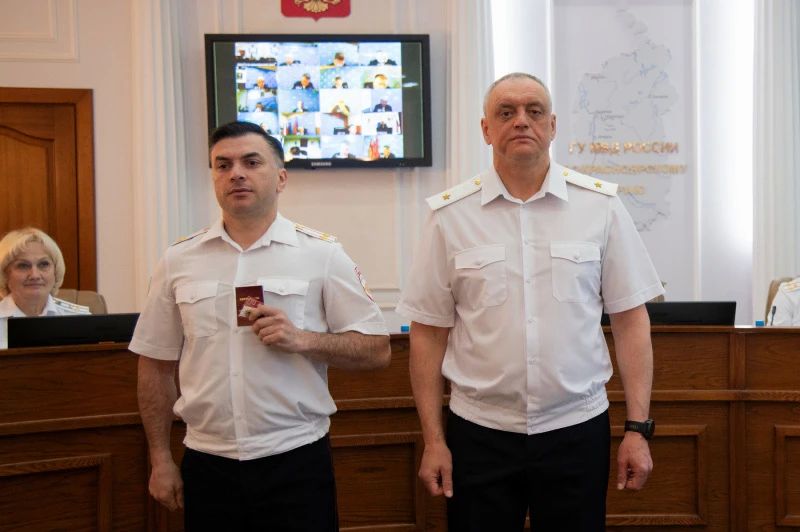 Начальник ГУ МВД России по Красноярскому краю Александр Соловьёв вручил знаки отличия Всероссийского физкультурно-спортивного комплекса «Готов к труду и обороне» наиболее отличившимся сотрудникам органов внутренних дел Начальник ГУ МВД России по Красноярскому краю Александр Соловьёв вручил знаки отличия Всероссийского физкультурно-спортивного комплекса «Готов к труду и обороне» наиболее отличившимся сотрудникам органов внутренних дел