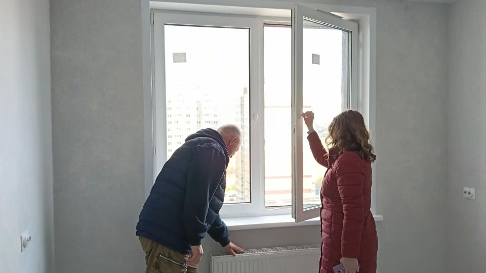 #аварийка #переселение. В Красноярске началась выдача ключей от квартир в новостройках на ул. Норильской по программе переселения граждан из аварийного жилья нацпроекта «Инфраструктура для жизни» #аварийка #переселение. В Красноярске началась выдача ключей от квартир в новостройках на ул. Норильской по программе переселения граждан из аварийного жилья нацпроекта «Инфраструктура для жизни»