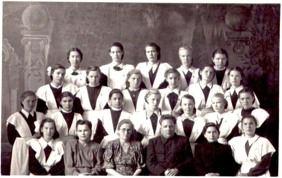 А вот так выглядели выпускники красноярских школ в разные годы во времена Советского Союза А вот так выглядели выпускники красноярских школ в разные годы во времена Советского Союза