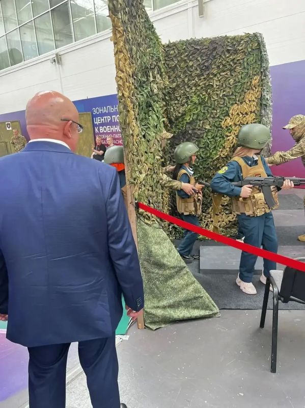 Сотрудники МТУ Росимущества в Красноярском крае, Республике Хакасия и Республике Тыва совместно с руководителем Валентином Мазуровым посетили XX Всероссийский форум «Антитеррор» в Красноярске Сотрудники МТУ Росимущества в Красноярском крае, Республике Хакасия и Республике Тыва совместно с руководителем Валентином Мазуровым посетили XX Всероссийский форум «Антитеррор» в Красноярске