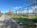 В Красноярске частично закрыли сквер «Зеленый берег» из-за провалов грунта — для жителей теперь недоступны детская и спортивная зоны, качели, площадка для выгула собак и другое