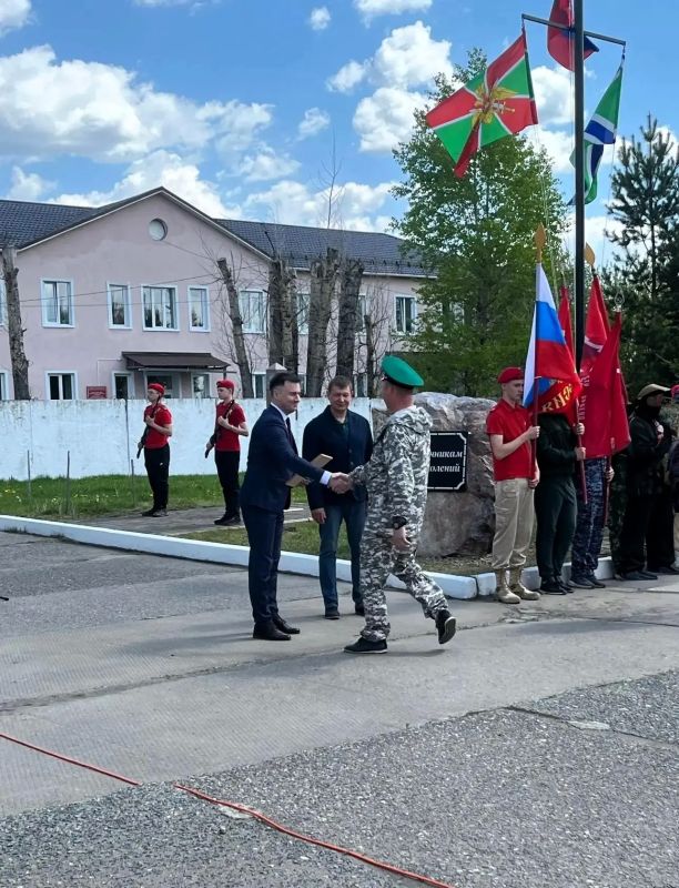 Сегодня, в День пограничника, в Уяре состоялось торжественное мероприятие, посвящённое этому знаменательному празднику Сегодня, в День пограничника, в Уяре состоялось торжественное мероприятие, посвящённое этому знаменательному празднику