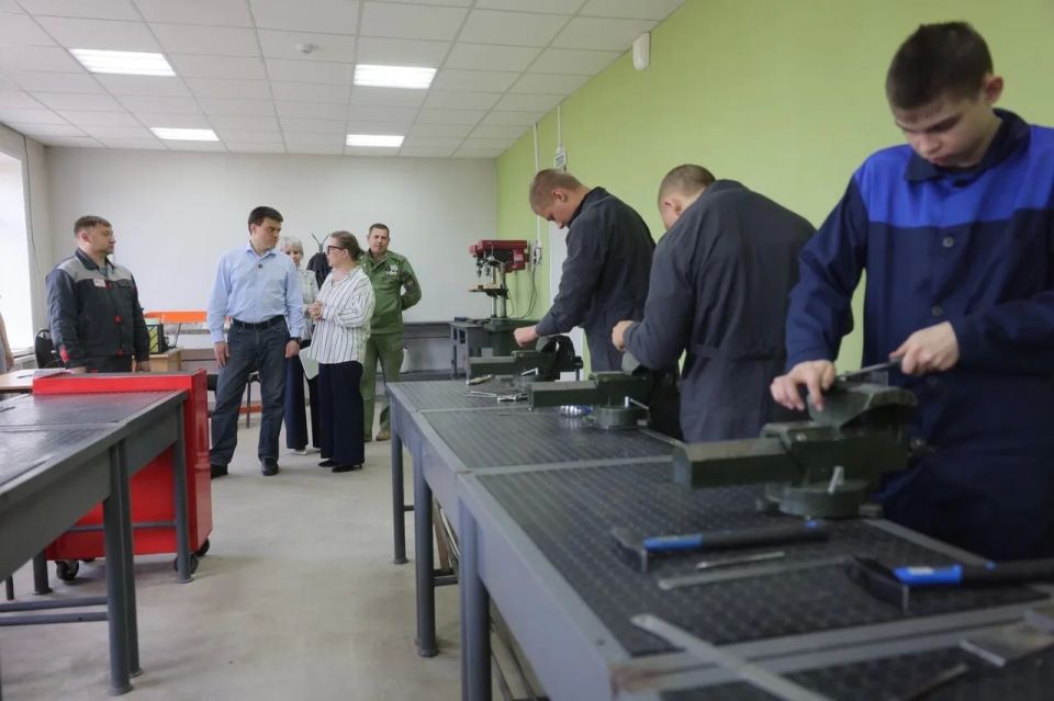 Михаил Котюков: В Ужурском округе сегодня сосредоточились на вопросах, которые напрямую влияют на качество жизни в территории: развитии сельхозпроизводства, социальной инфраструктуры, дорожной сети, подготовке кадров Михаил Котюков: В Ужурском округе сегодня сосредоточились на вопросах, которые напрямую влияют на качество жизни в территории: развитии сельхозпроизводства, социальной инфраструктуры, дорожной сети, подготовке кадров
