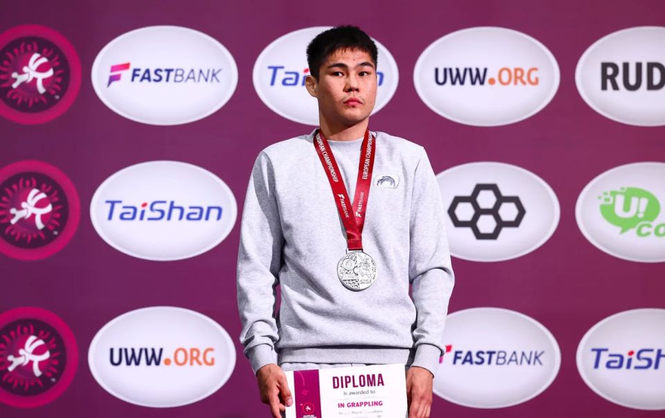У красноярских спортсменов два золота и серебро чемпионата Европы по грэпплингу У красноярских спортсменов два золота и серебро чемпионата Европы по грэпплингу
