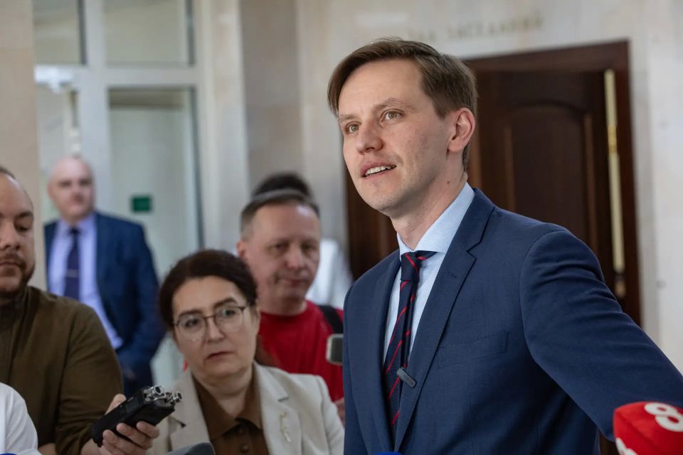 В Красноярском крае расширят меры поддержки участников СВО, имеющих статус детей-сирот