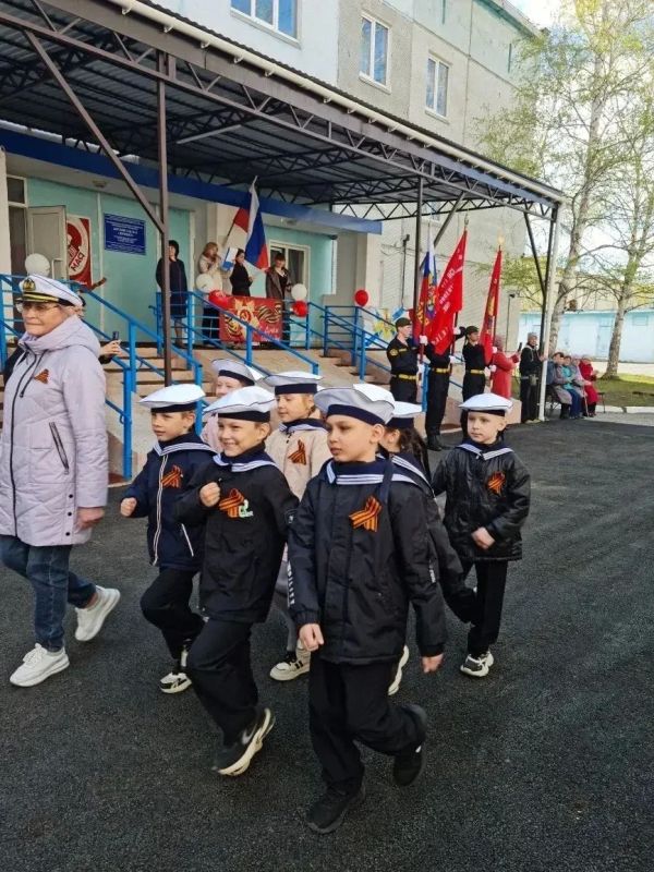 В шарыповском детском саду «Золушка» прошёл парад дошкольных войск В шарыповском детском саду «Золушка» прошёл парад дошкольных войск