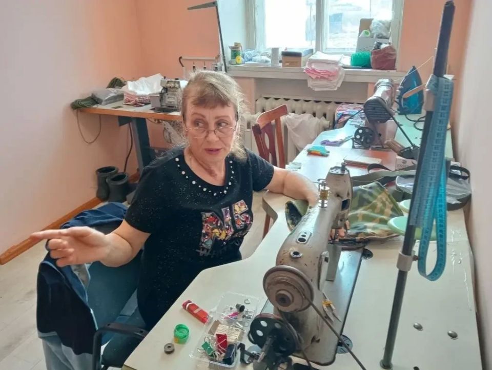 50 маскировочных сетей сплели волонтёры «Берёзки» из Шарыповского округа 50 маскировочных сетей сплели волонтёры «Берёзки» из Шарыповского округа