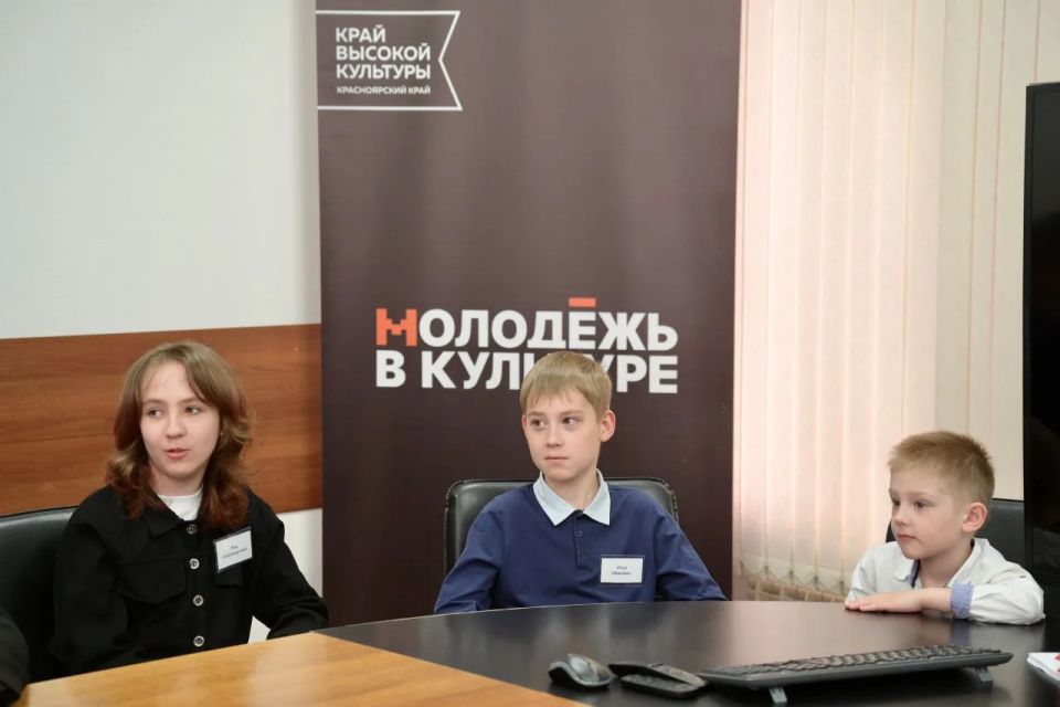 В преддверии Дня защиты детей дети сотрудников министерства культуры края побывали на работе своих родителей В преддверии Дня защиты детей дети сотрудников министерства культуры края побывали на работе своих родителей