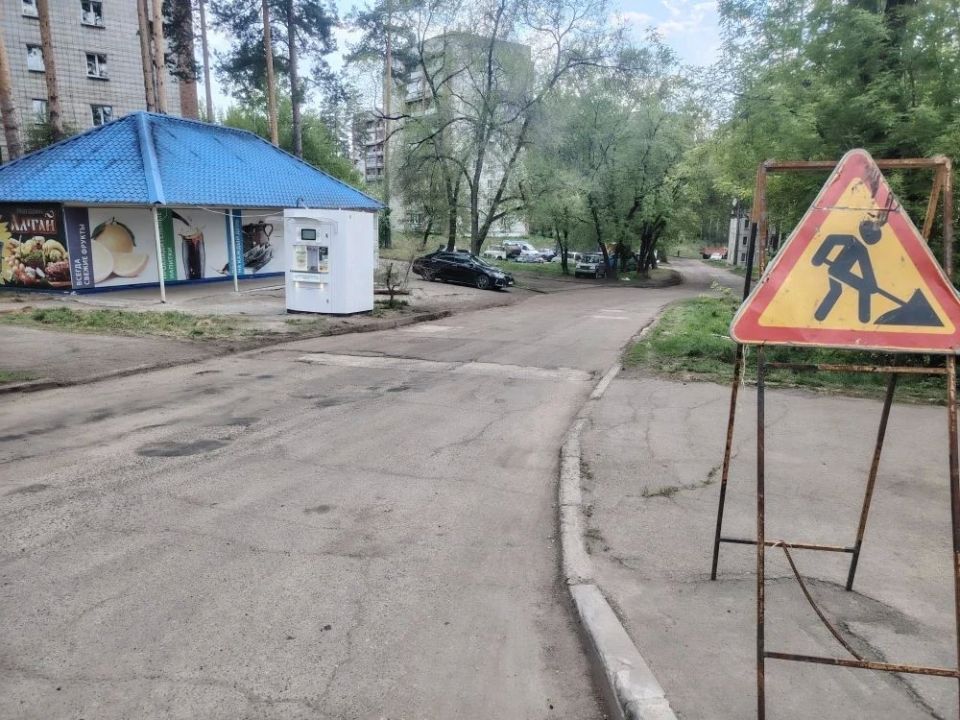 В Железногорске начали асфальтирование проезда к школе №95
