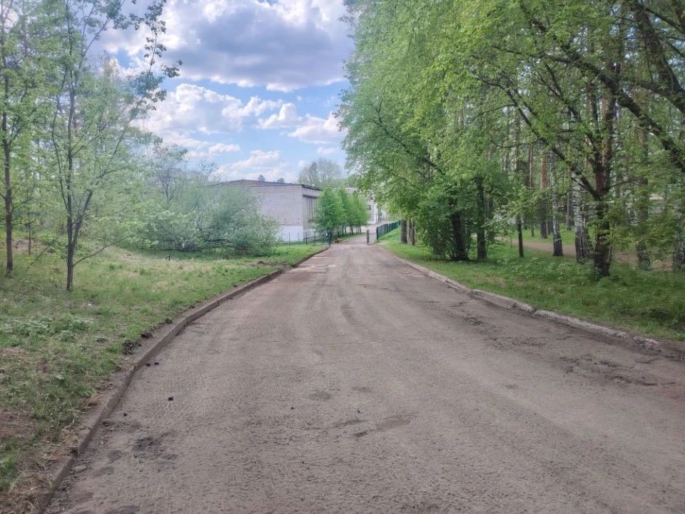 В Железногорске начали асфальтирование проезда к школе №95 В Железногорске начали асфальтирование проезда к школе №95
