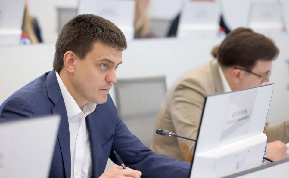 На оперативном совещании губернатору Михаилу Котюкову доложили, как проходит посевная кампания на территории края
