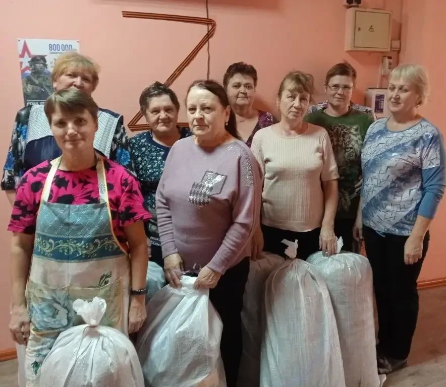 50 маскировочных сетей сплели волонтёры «Берёзки» из Шарыповского округа 50 маскировочных сетей сплели волонтёры «Берёзки» из Шарыповского округа