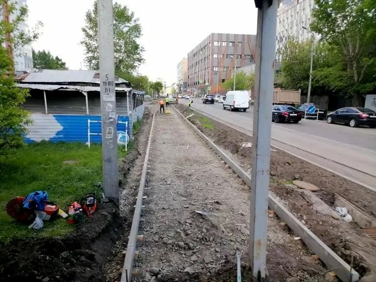 В Красноярске по нацпроекту обновляют дороги у школ и колледжей