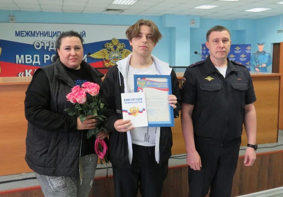 В Канске 16-летний парень вынес из горящего дома двух малышей
