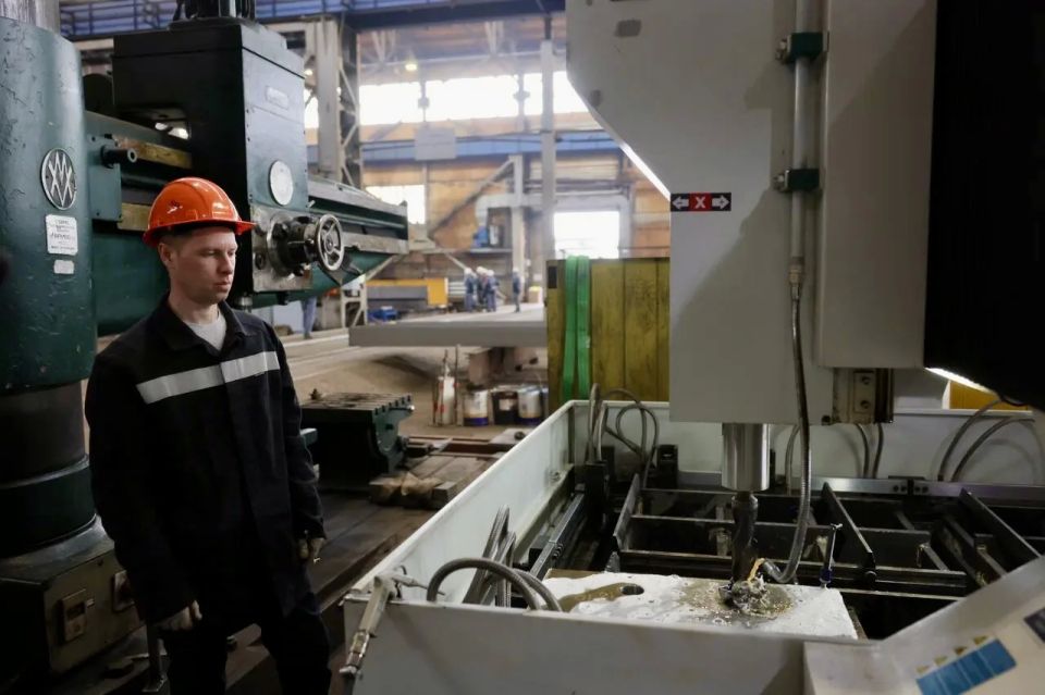 Михаил Котюков: Строительная отрасль края занимает лидирующие позиции в Сибирском федеральном округе Михаил Котюков: Строительная отрасль края занимает лидирующие позиции в Сибирском федеральном округе