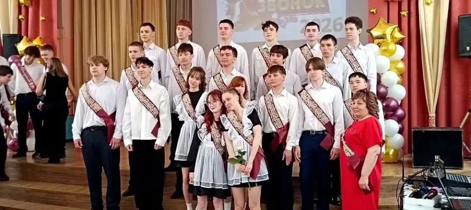 в школе №23 прошёл настоящий праздник! Сотрудники ОП 6 МУ МВД России «Красноярское» поздравили выпускников полицейского класса и вручили им заслуженные сертификаты