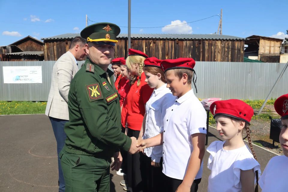 В Абанском округе отметили 10-летие «ЮНАРМИИ» В Абанском округе отметили 10-летие «ЮНАРМИИ»