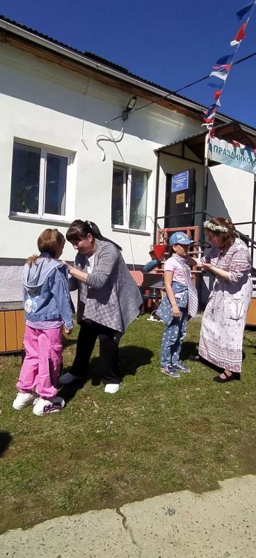 В Брянке День соседей собрал за одним столом всех от мала до велика В Брянке День соседей собрал за одним столом всех от мала до велика