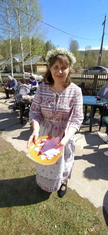 В Брянке День соседей собрал за одним столом всех от мала до велика В Брянке День соседей собрал за одним столом всех от мала до велика